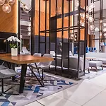 Courtyard By Marriott Center Hotel