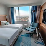 Courtyard By Marriott Center מלון