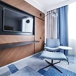 Courtyard By Marriott Center Hotel