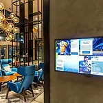 Courtyard By Marriott Center