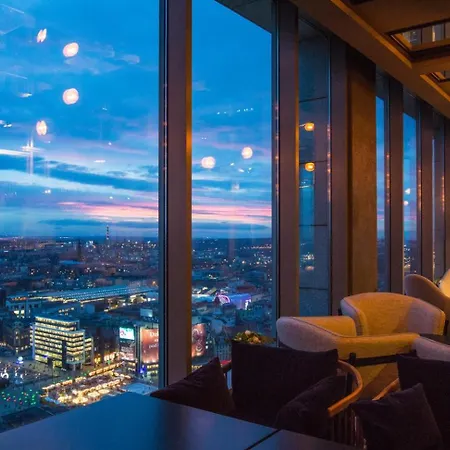 Courtyard By Marriott Center Hotel