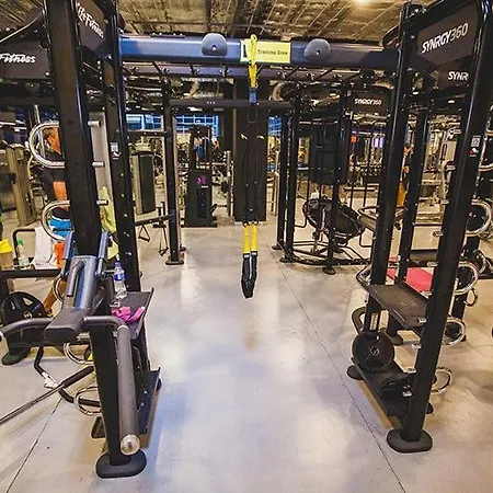 Courtyard By Marriott Center