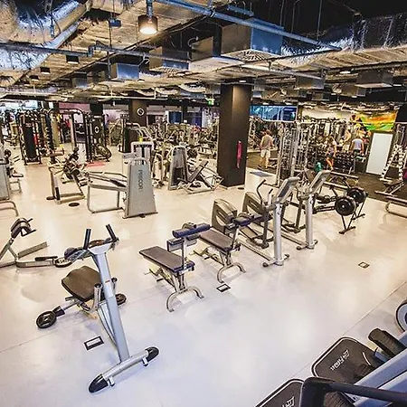 Courtyard By Marriott Center מלון קטוביץ
