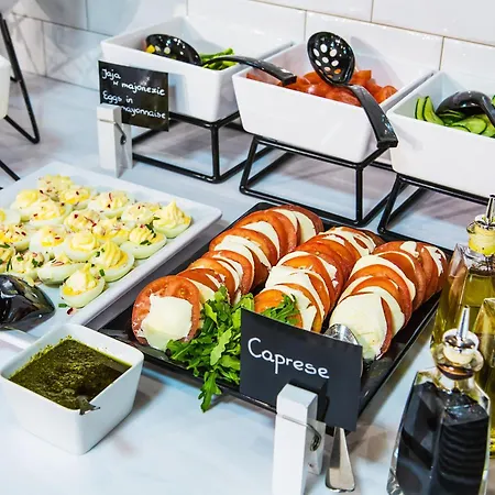 Courtyard By Marriott Center