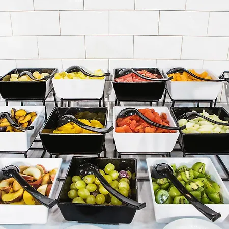 Courtyard By Marriott Center קטוביץ