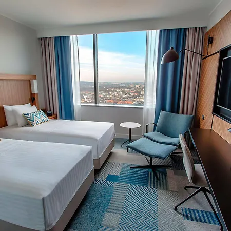 Courtyard By Marriott Center Hotel