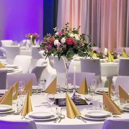מלון Courtyard By Marriott Center