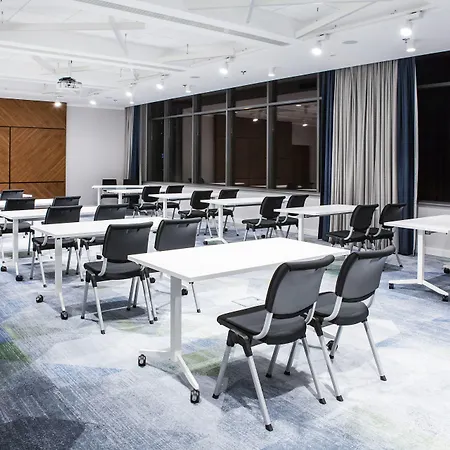 מלון Courtyard By Marriott Center קטוביץ