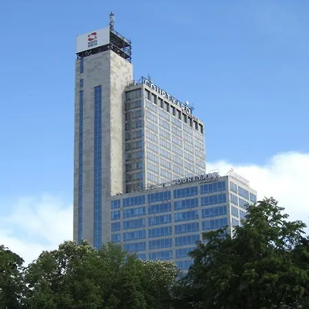 Courtyard By Marriott Center מלון קטוביץ