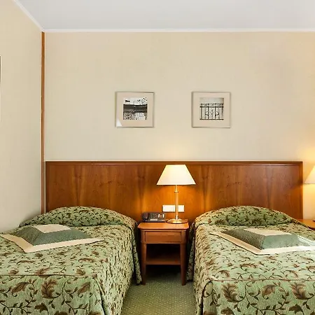 Courtyard By Marriott Center