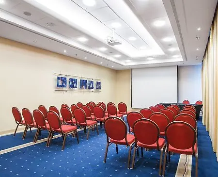 Courtyard By Marriott Center Hotel 4*