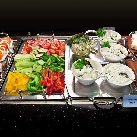 Courtyard By Marriott Center Hotel 4*