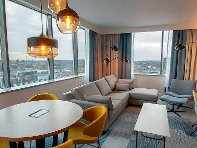 Courtyard By Marriott Center Hotel