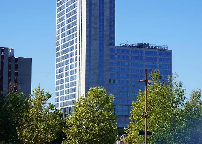 Courtyard By Marriott Center 4*