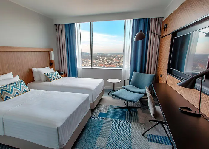 Courtyard By Marriott Center Hotel