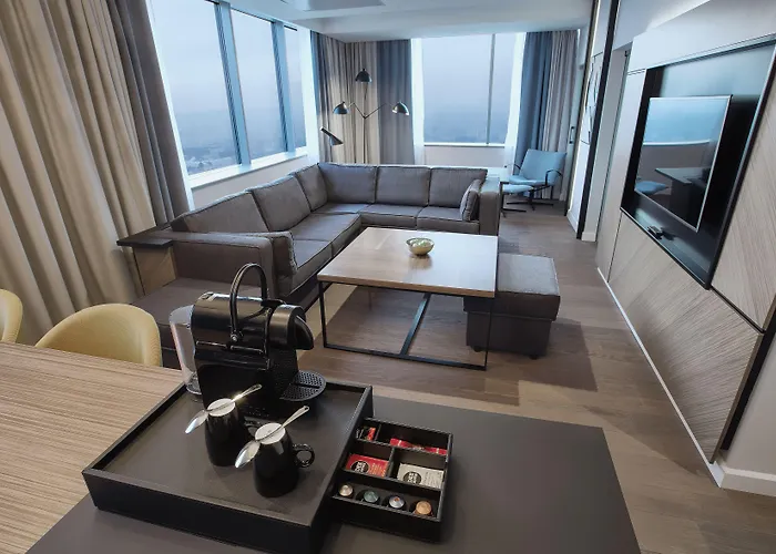 Courtyard By Marriott Center Hotel 4*